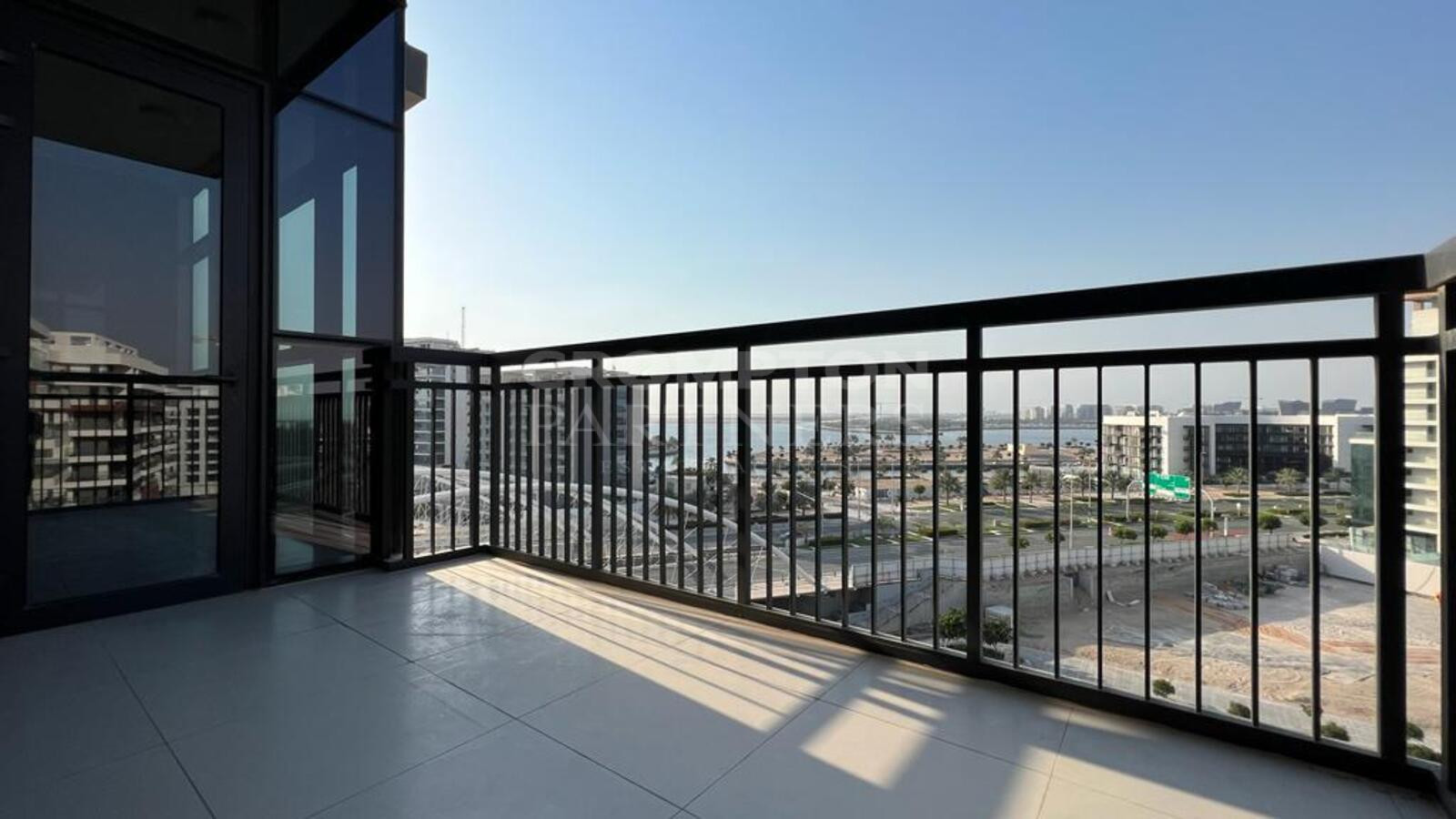 Bright | Spacious Balcony | Mid Floor Unit