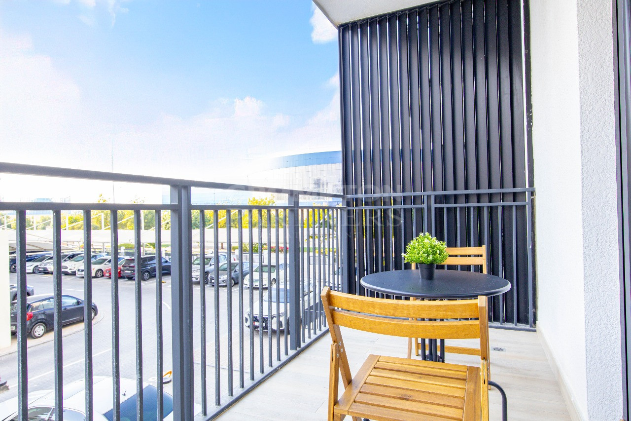 Fully Furnished | Actual Photos | Prime Location - Photo 4