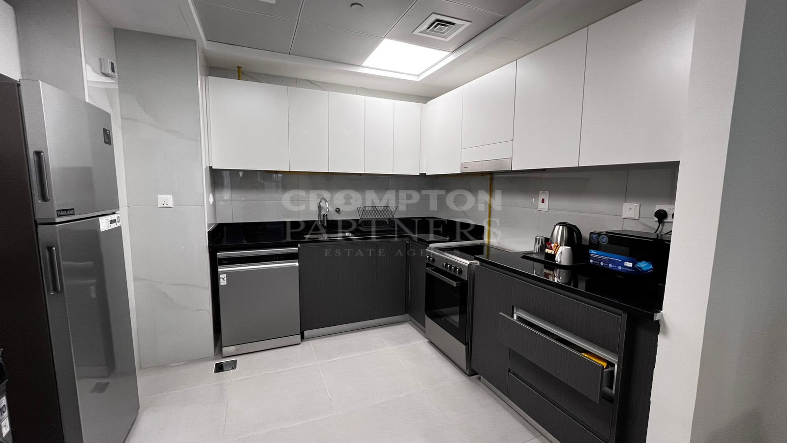 Furnished | Spacious | Utilities Included - Photo 3