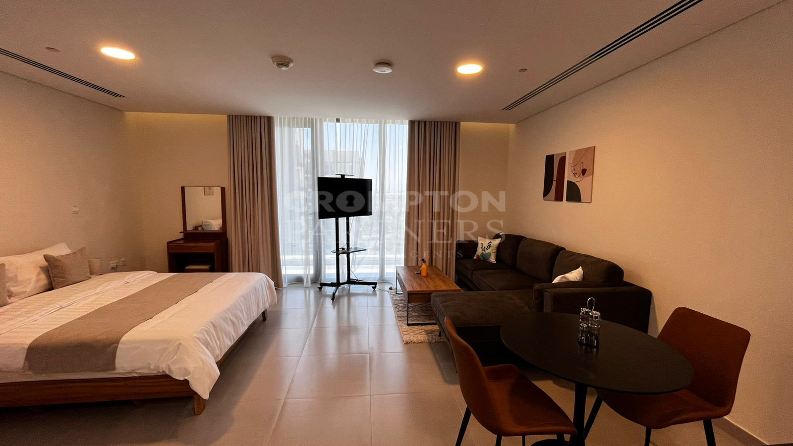 Cozy Studio | Vacant | Utilities Included - Photo 2