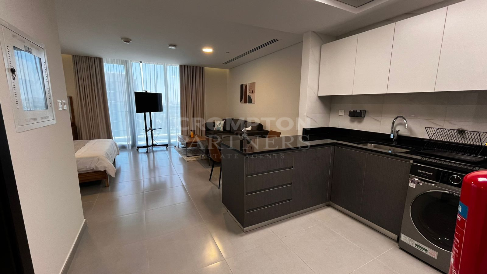 Cozy Studio | Vacant | Utilities Included - Photo 3