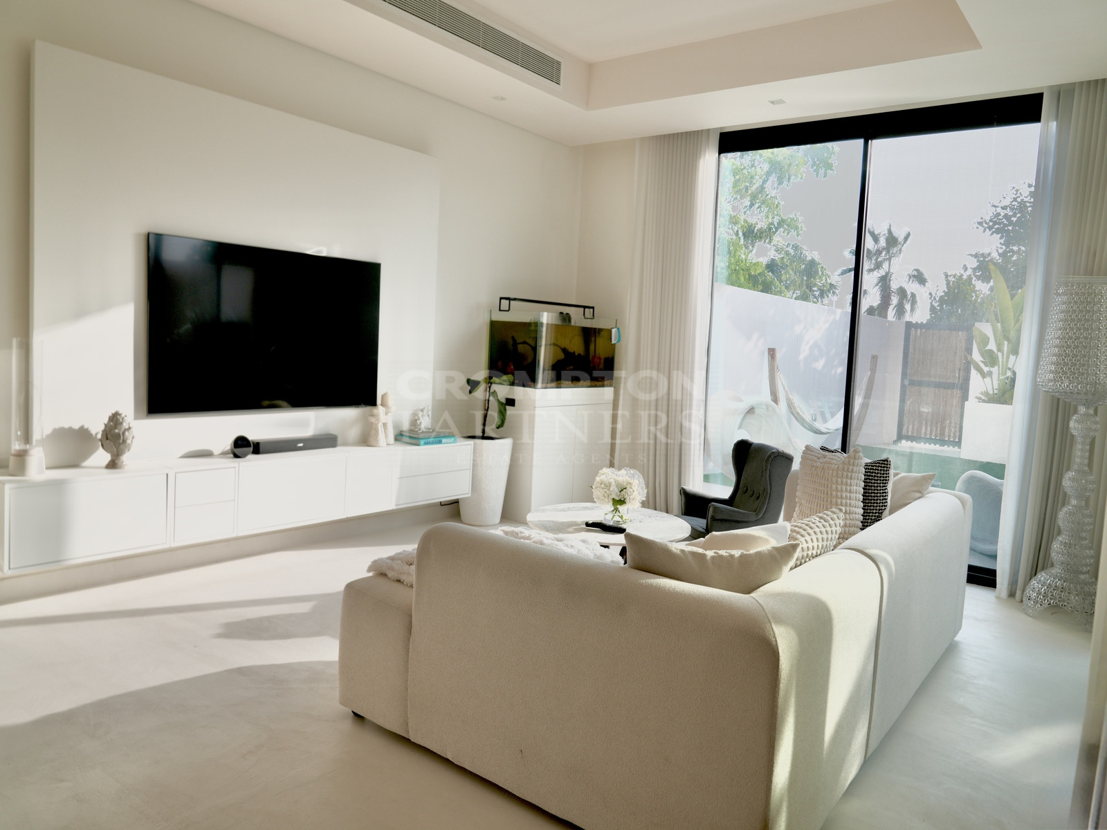 Beautifully Upgraded 2BR Townhouse | Single Row - Photo 3