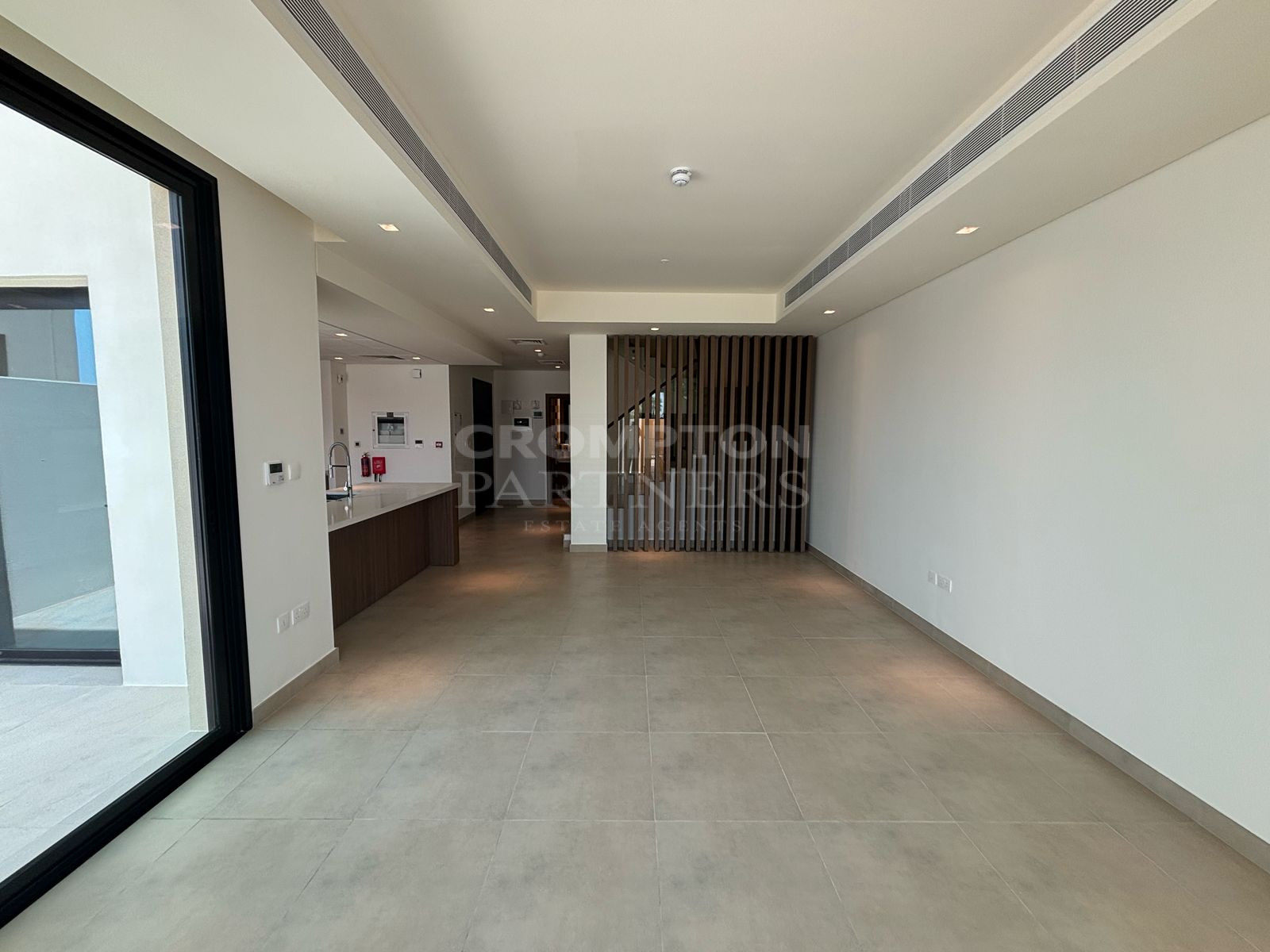 Modern 2BR | Prime Location | Family Home - Photo 2