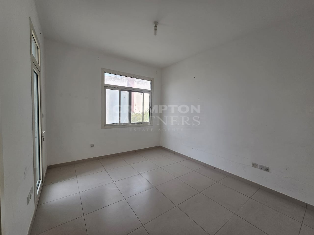 Terrace Apartment | Garden Pool View | 1 Balcony - Photo 3