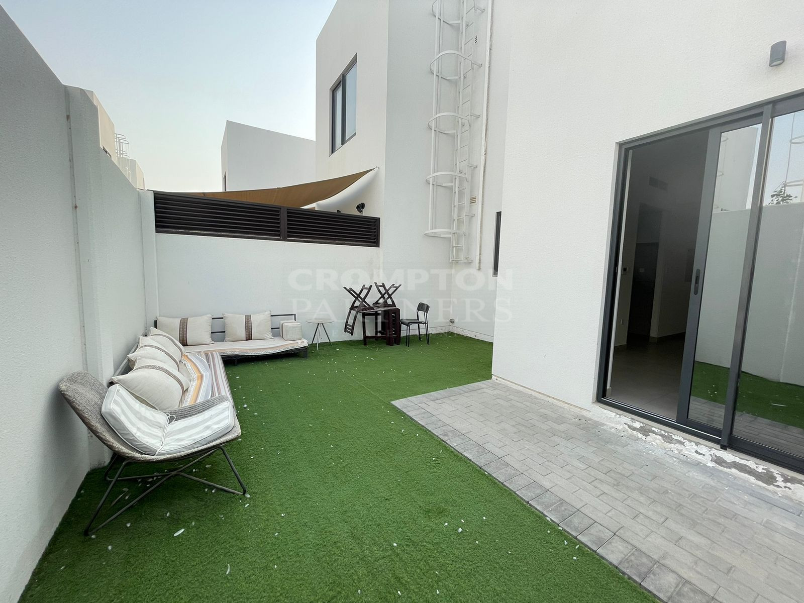 Single Row | Townhouse | Al Ghadeer Phase 2 - Photo 2