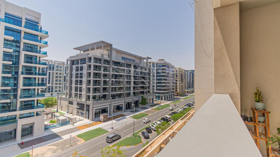 Bright Modern 2BR Apt | Tenanted | Beach Access
