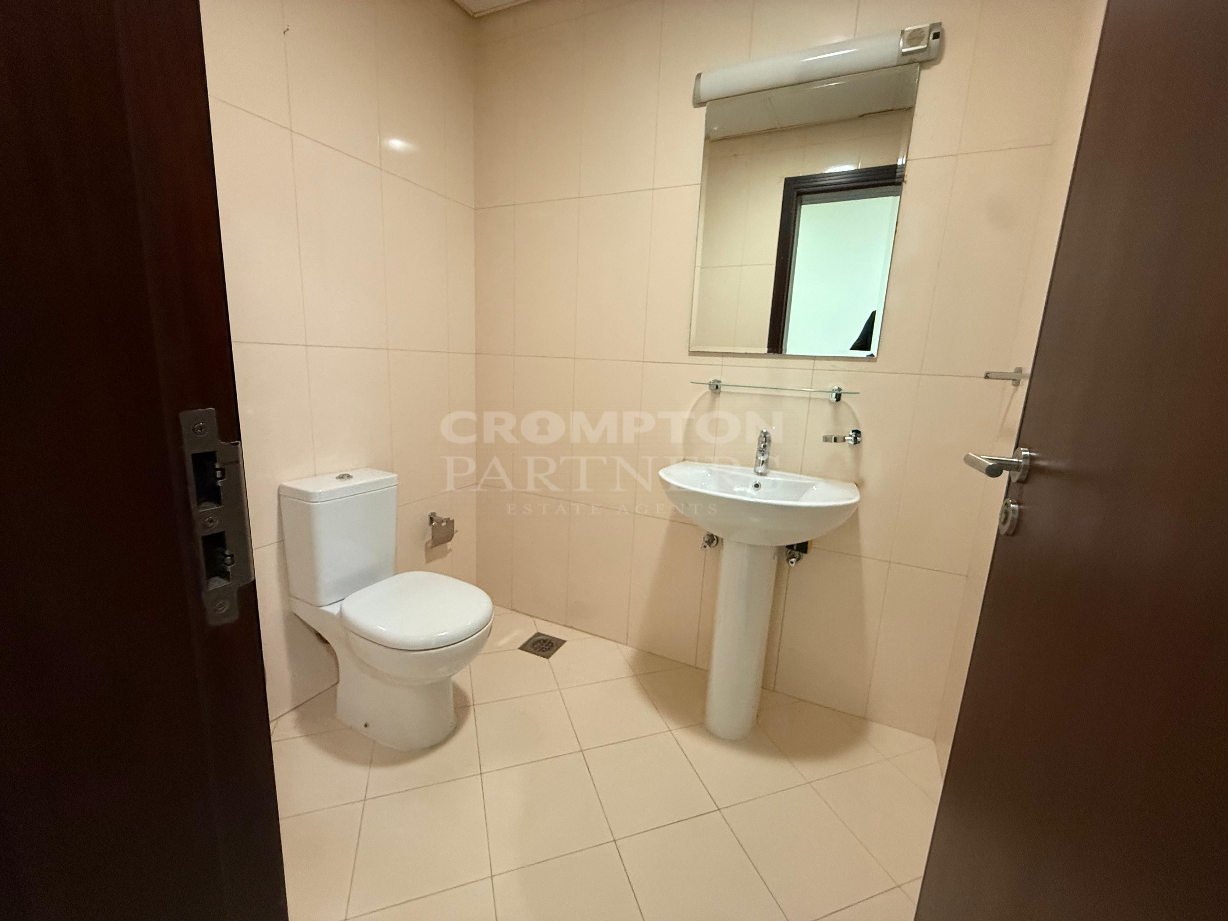 Spacious | Best Location | Ready To Move In - Photo 3