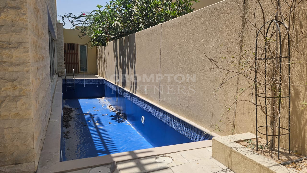Private Pool | Spacious | Vacant | Garden - Photo 2