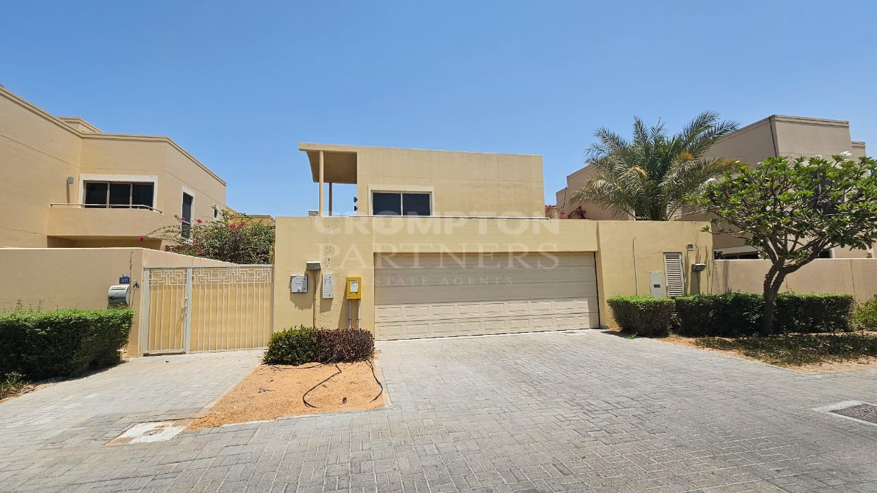 Private Pool | Spacious | Vacant | Garden - Photo 3