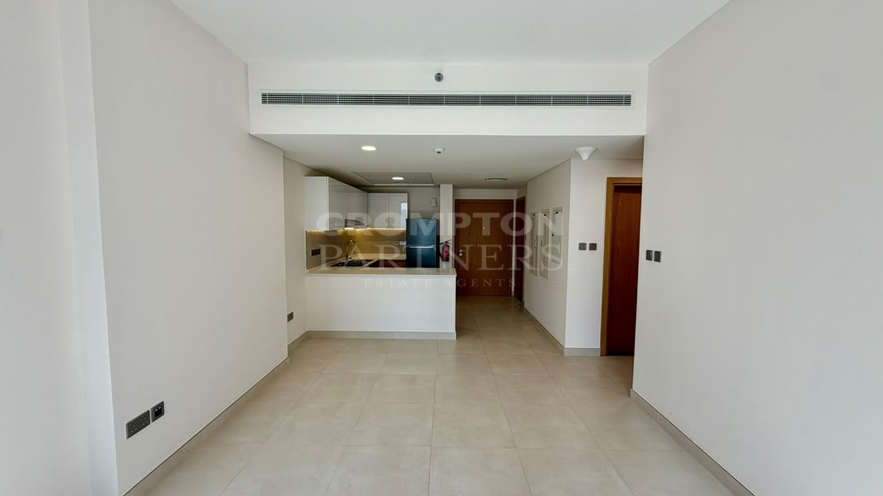Lavish Living | Prime Location | Vacant - Photo 3