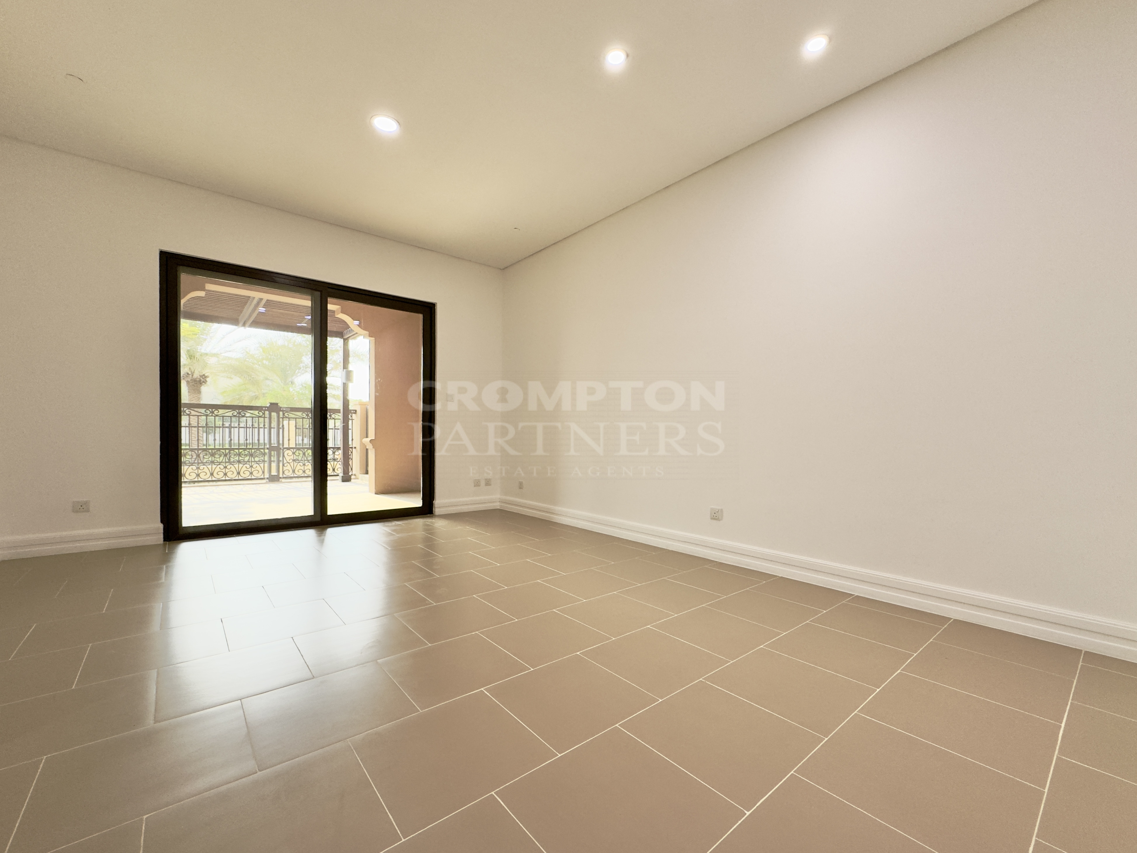 Private Access | Huge Terrace | Park View | Ready - Photo 5