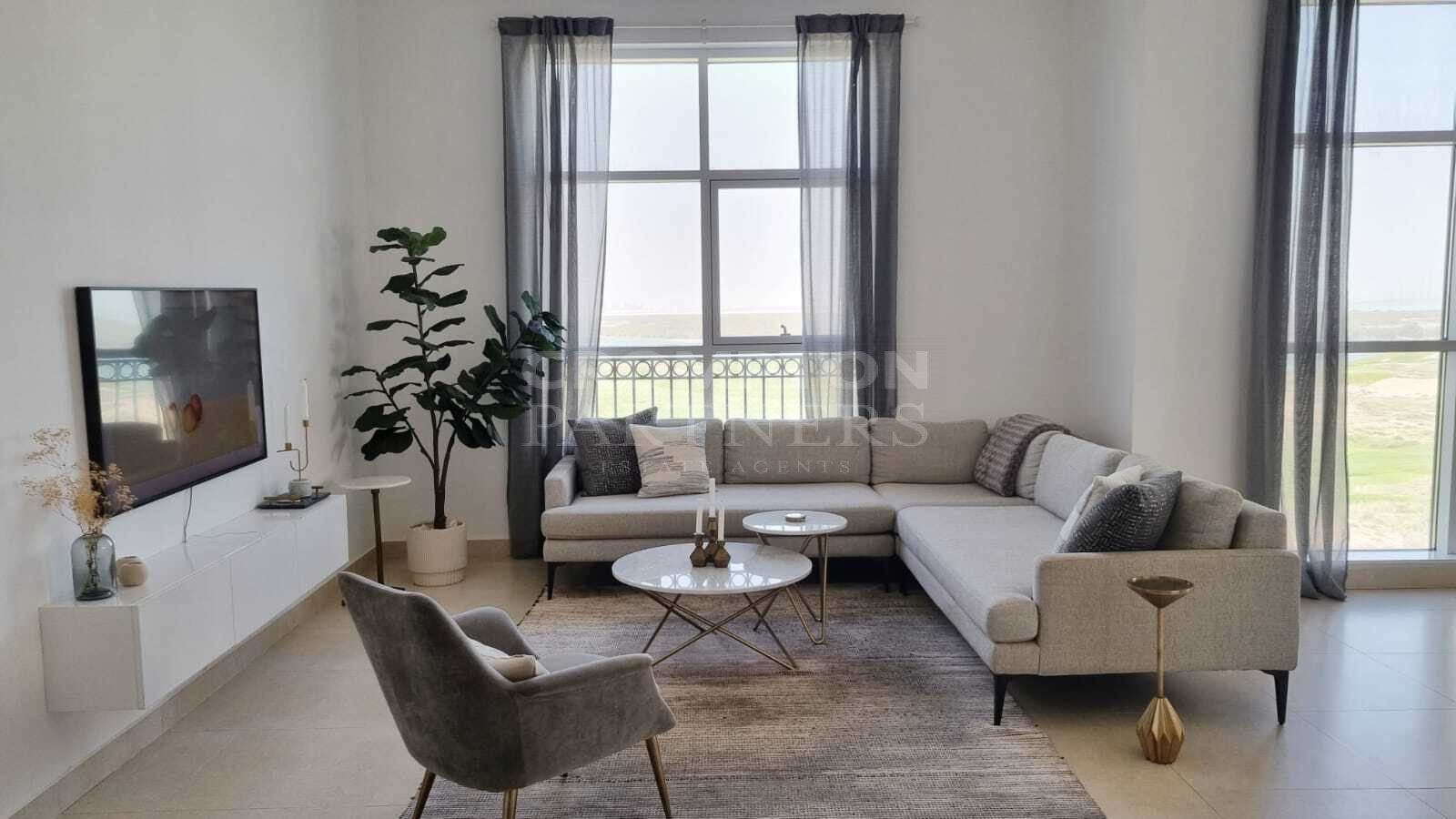 Corner Unit | Golf Course View | Vacant Soon - Photo 3