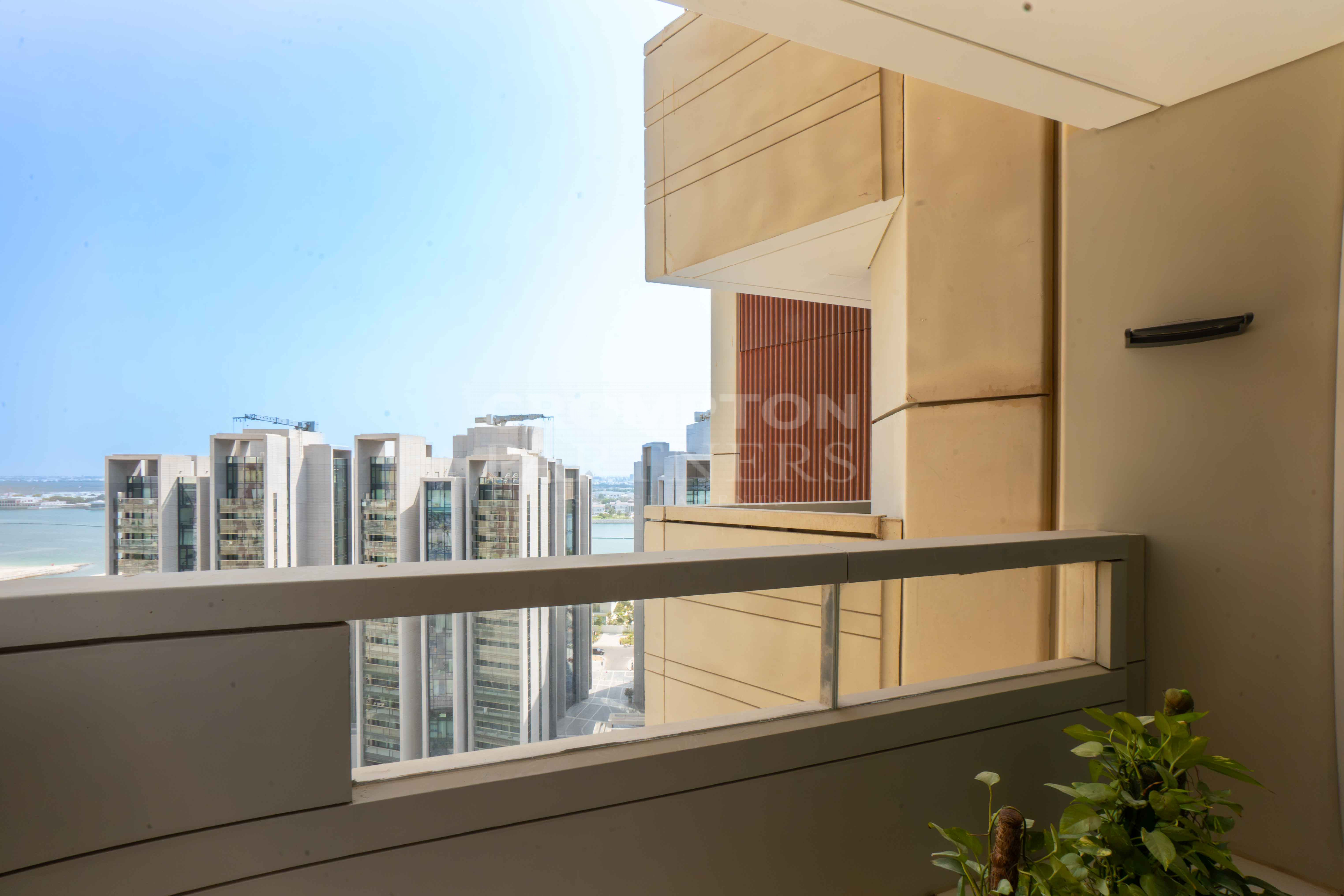 HOT! No Commission | Spacious 2BR | Skyline View - Photo 2