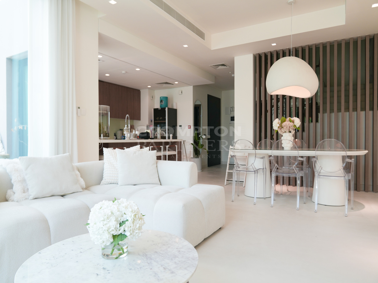 Beautifully Upgraded 2BR Townhouse | Single Row - Photo 4