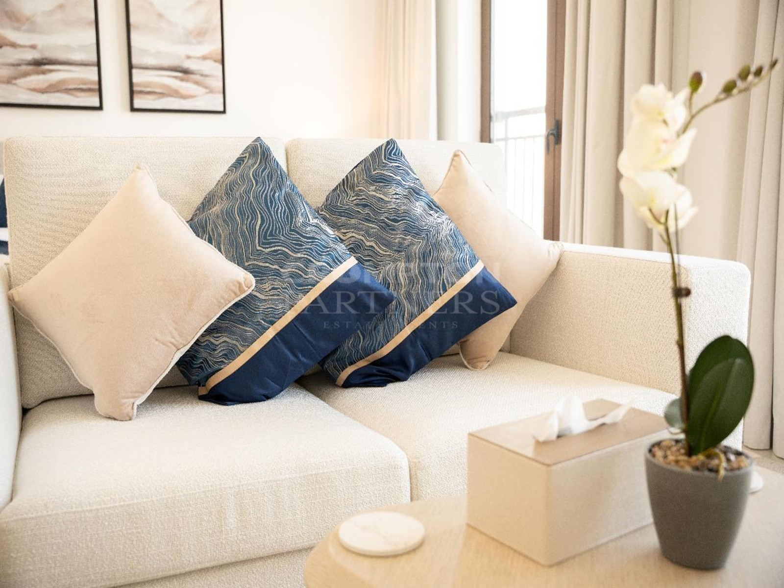 Stylish Studio | Airbnb-Ready | Prime Investment - Photo 4