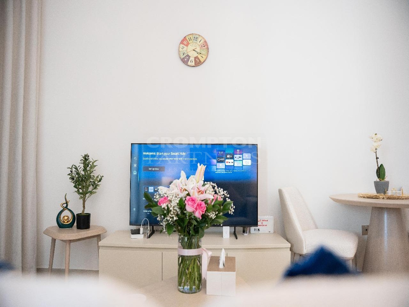 Stylish Studio | Airbnb-Ready | Prime Investment - Photo 2