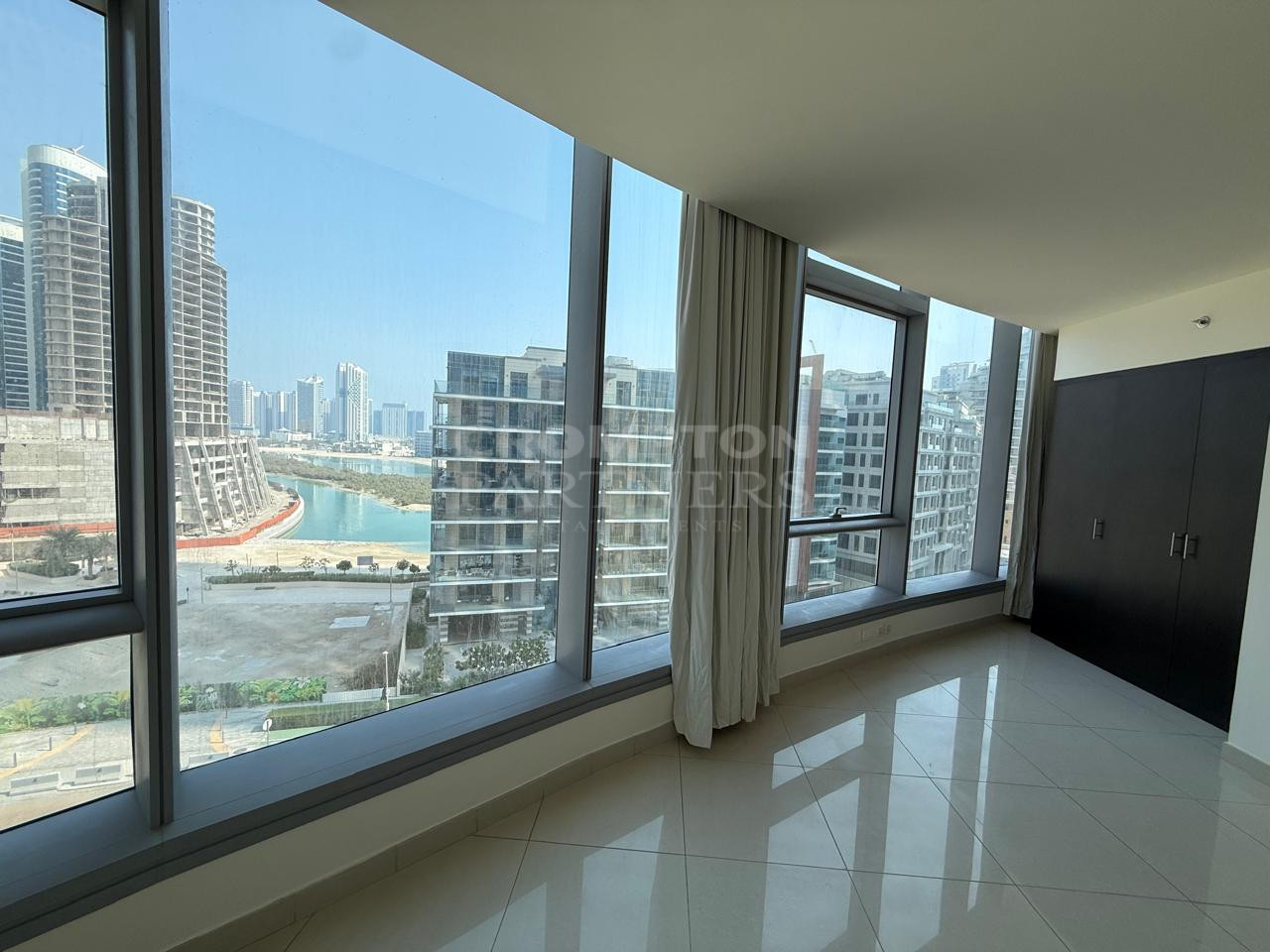 Luxurious | Vacant And Ready | Inquire Now - Photo 2