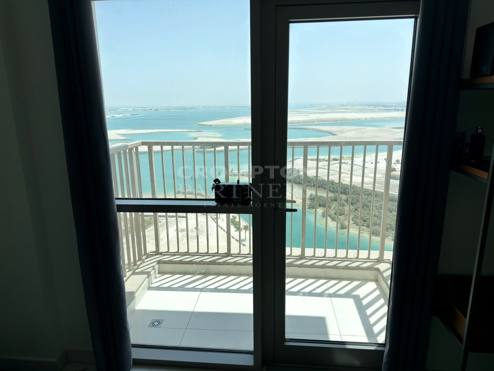 UNFURNISHED | Sea Views | Upcoming 1st Oct - Photo 5