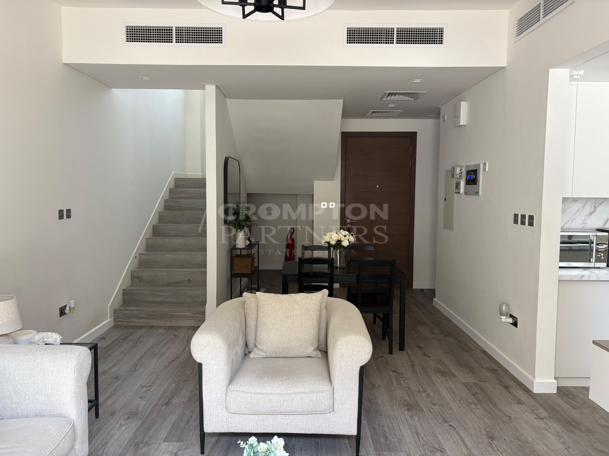 Upgraded Unit | Owner Occupied | Noya Viva - Photo 4