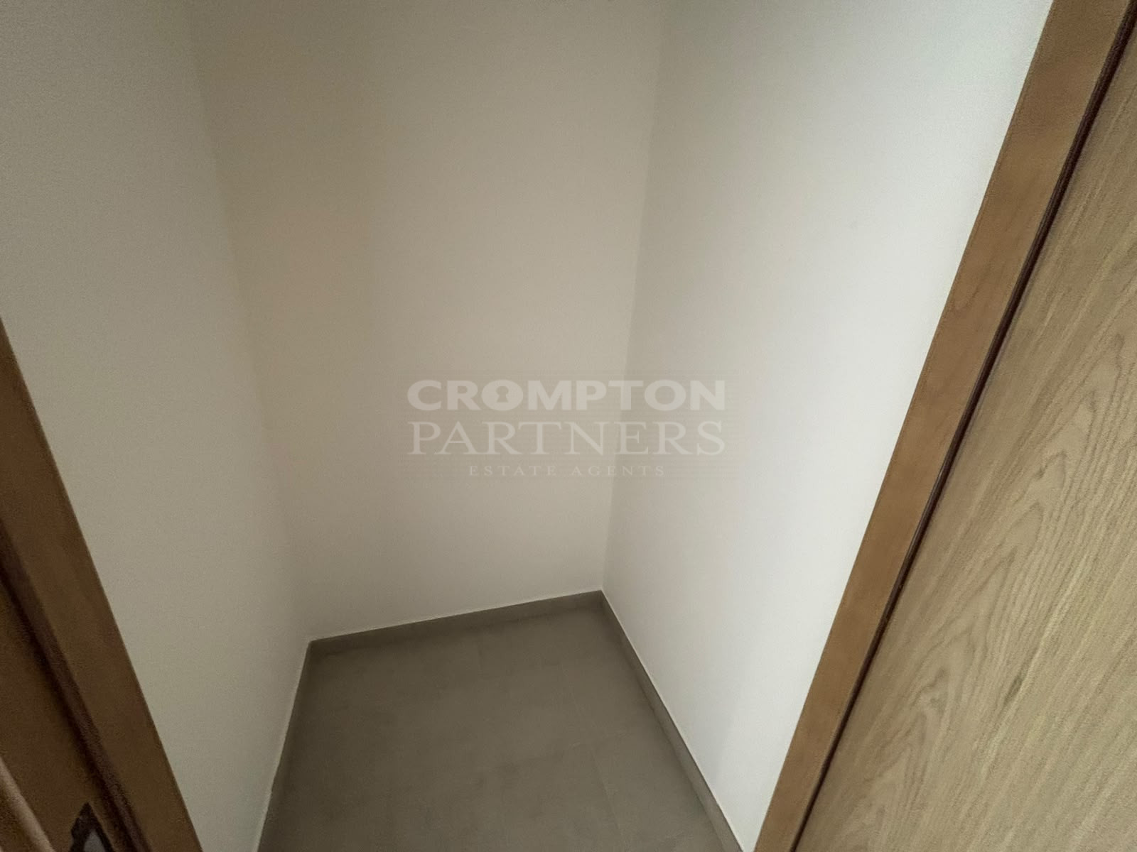 Double Row|Owner Occupied|Premium Facilities - Photo 3