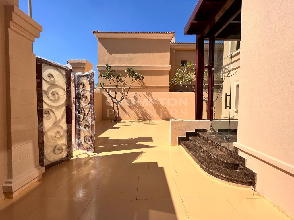 Lavish | Large Layout | Excellent Family Home - Photo 5