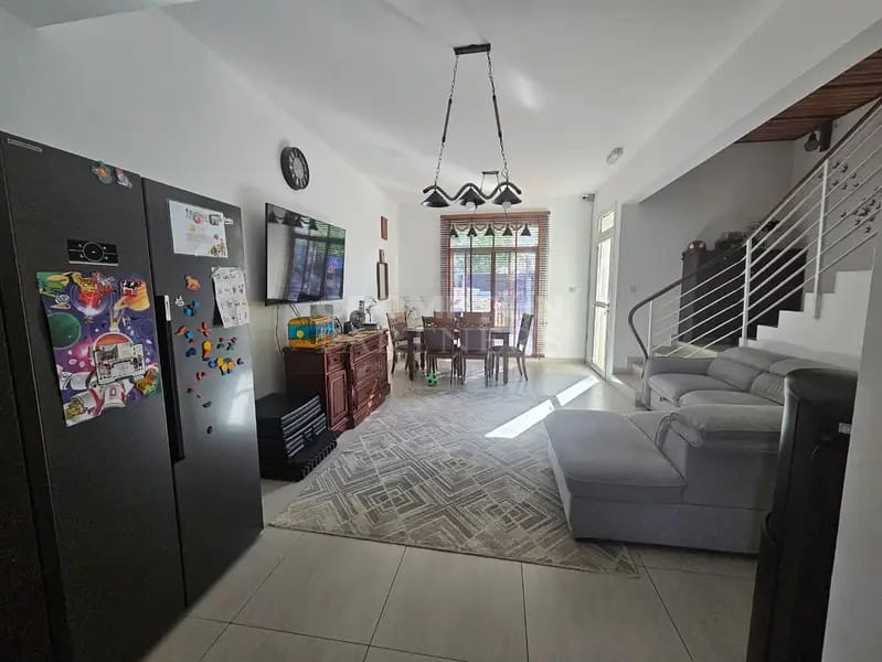 Corner 2 bedroom| Additional Room| Private Garden - Photo 4
