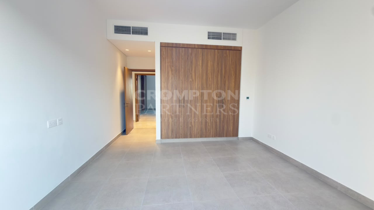 Spacious 4BR Villa|With Maid’s Room|Vacant - Photo 3