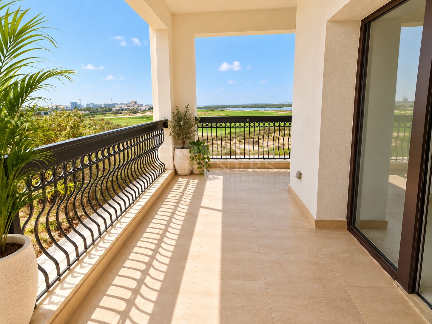 Rare 3BR+M Corner Home | Full Golf View | Vacant - Photo 2