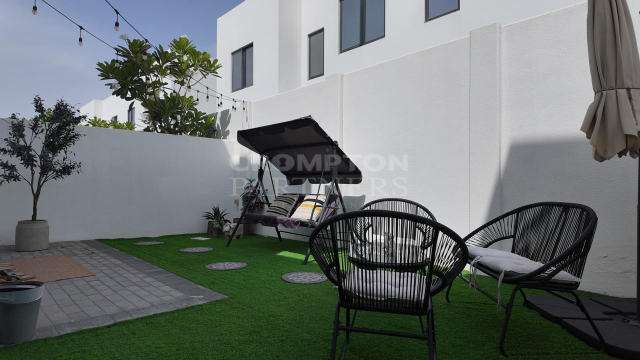 Owner Occupied | Fully Furnished | Ready To Move - Photo 2