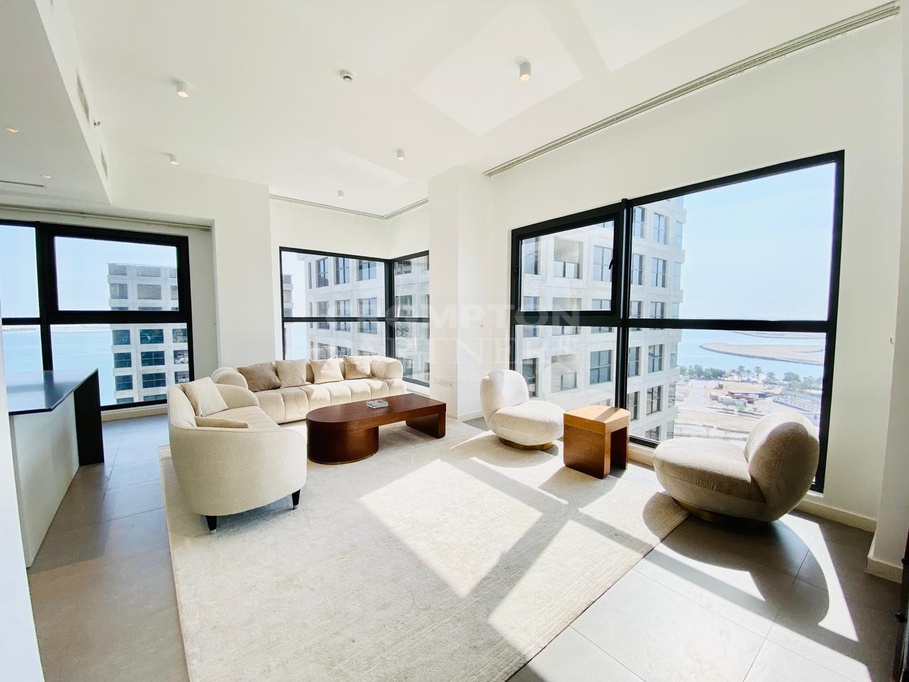 Mesmerizing | Furnished | Sea Views | Vacant - Photo 2