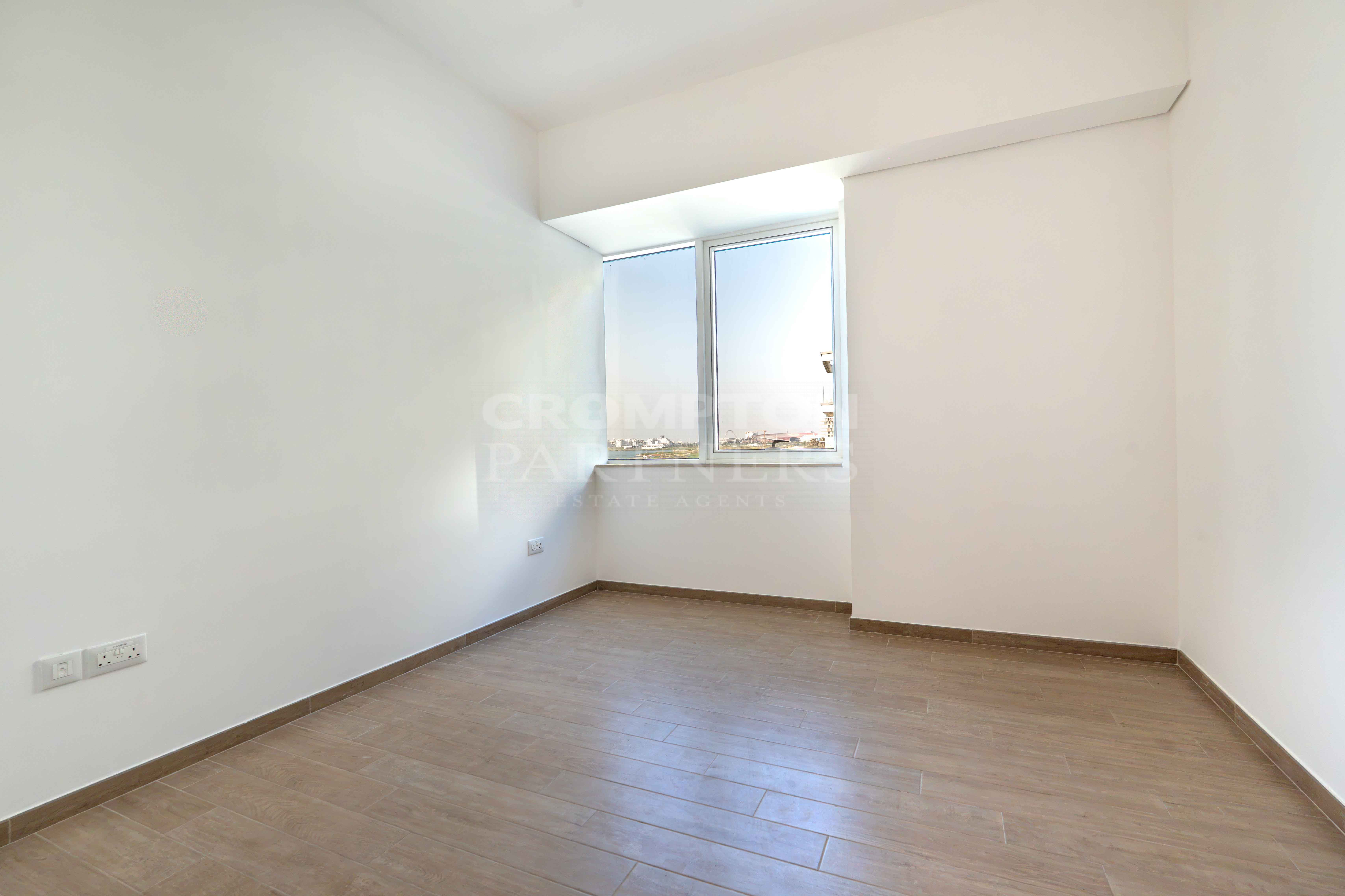 Vacant Now |Spacious |Large Terrace |Beach Access - Photo 5