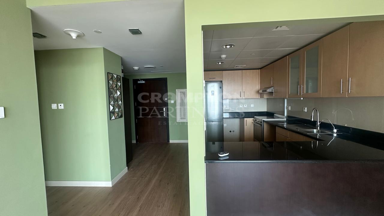 Vacant | Mesmerizing | World Class Amenities - Photo 2