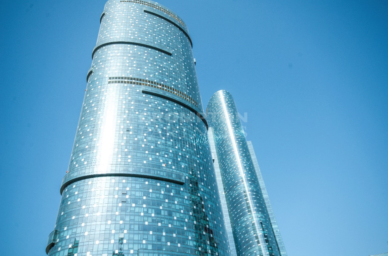 Luxurious Living | Iconic Tower | Upcoming Dec - Photo 2