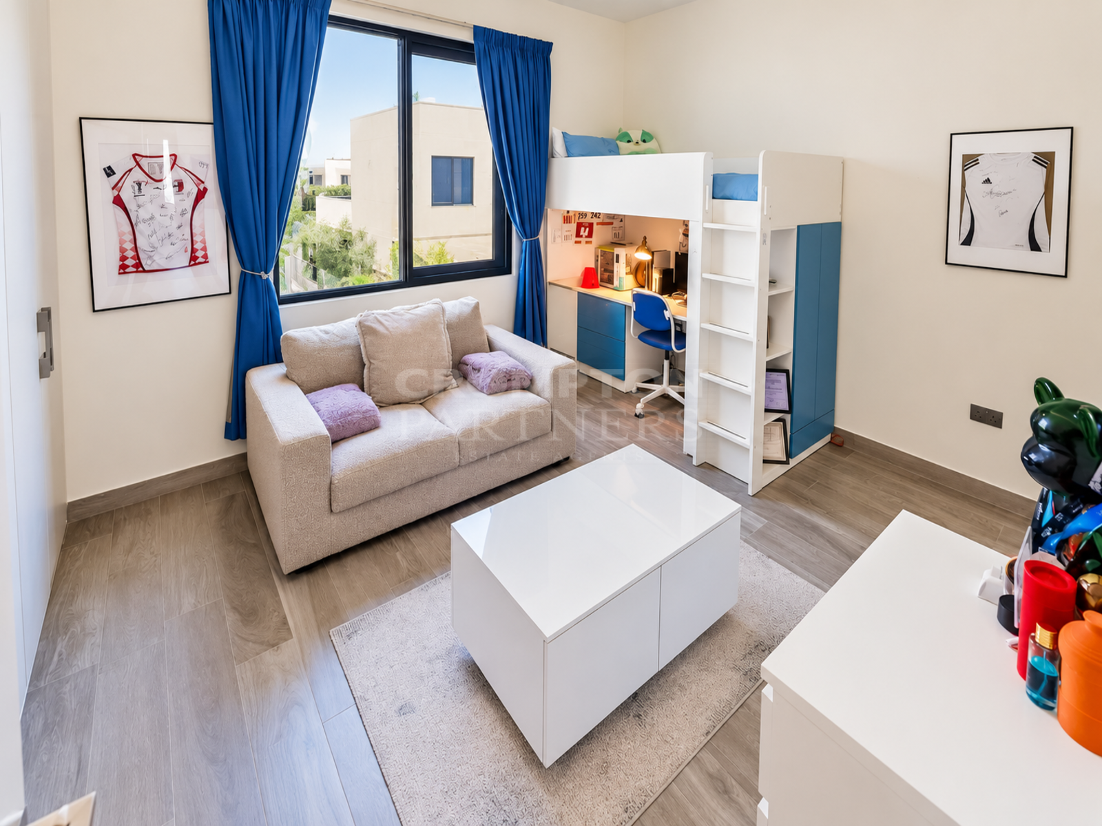 Luxury Villa 5BR+M |Vacant on transfer |Renovated - Photo 5