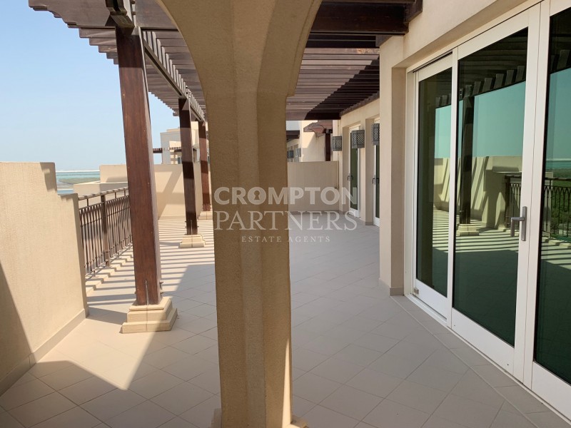 Lavish Living | Best Location | Spacious - Photo 3