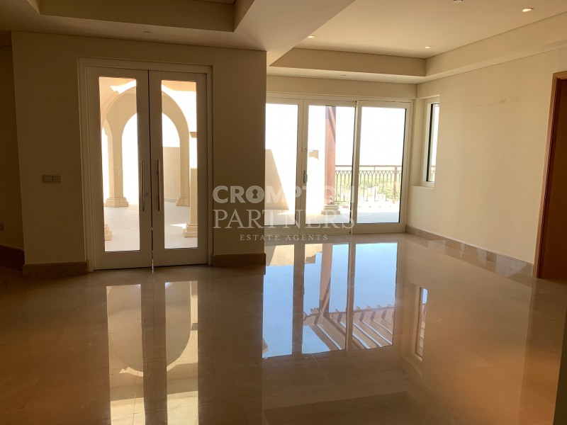 Lavish Living | Best Location | Spacious - Photo 4