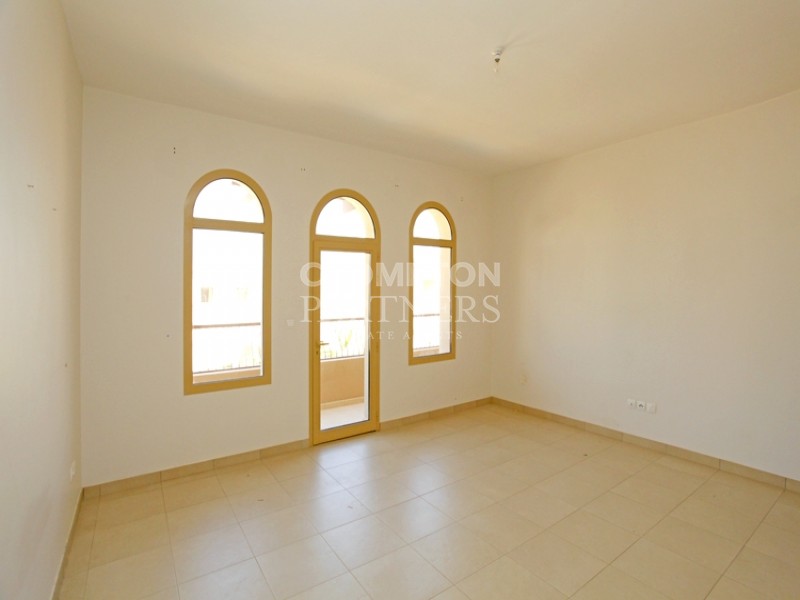 Private Pool | Garden | Vacant And Ready - Photo 5