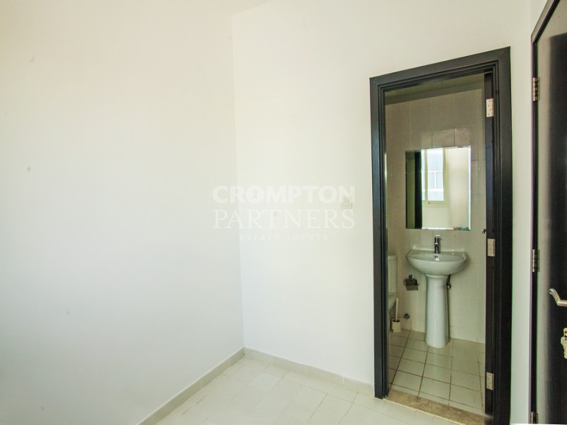 Tenanted Unit|Well Maintained|Great Facilities - Photo 4